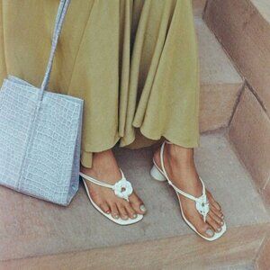 LOQ Sandals Cala Beige Leather Ankle Strap Shoes Womens Size 7.5 | 38 Eur